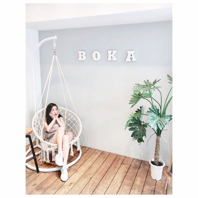 位於民生社區的BoKa,一向是台北網紅打卡的咖啡店之一。隱藏在小巷裡的 位於民生社區的BoKa,一向是台北網紅打卡的咖啡店之一。隱藏在小巷裡的