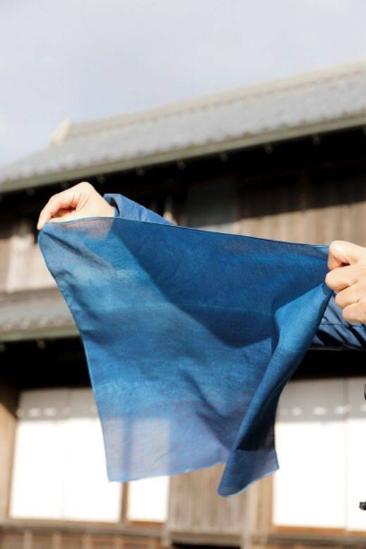30分鐘便完成了一塊藍染手帕 30分鐘便完成了一塊藍染手帕