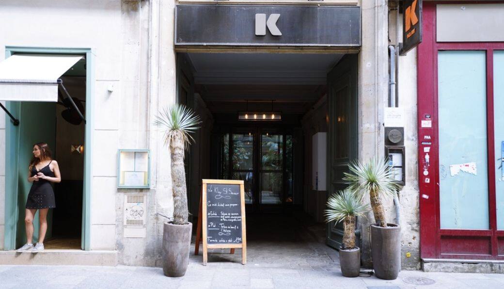 綠化了的時尚餐廳 Klay Saint Sauveur地址: 4 Bis Rue Saint Sauveur, Paris一家單看裝修已會被吸引 綠化了的時尚餐廳 Klay Saint Sauveur地址: 4 Bis Rue Saint Sauveur, Paris一家單看裝修已會被吸引