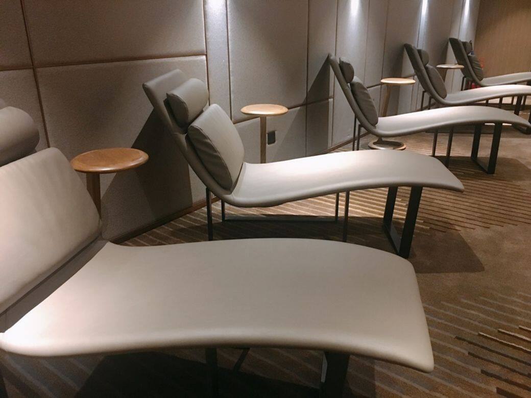Lounge內有多款座椅供客人使用。 Lounge內有多款座椅供客人使用。
