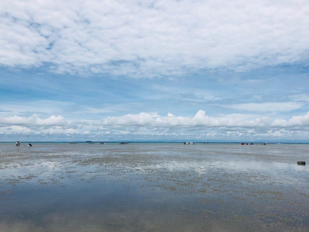 沙洲被四周的大海包圍著 沙洲被四周的大海包圍著