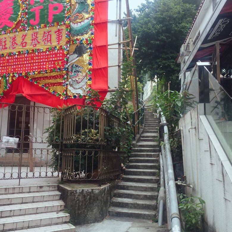 道風山於沙田市中心開始起行便可,非常方便。沙田站B出口沿著左手邊 道風山於沙田市中心開始起行便可,非常方便。沙田站B出口沿著左手邊