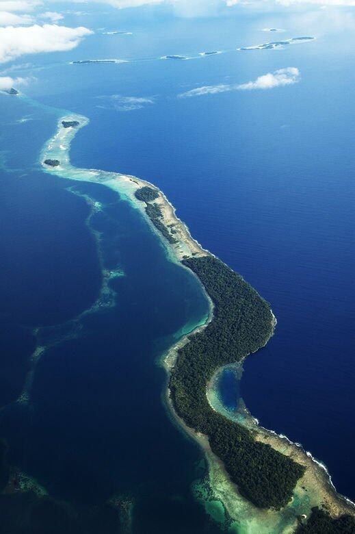 所羅門群島位於南太平洋由近1,000個島嶼和環礁所組成。自1993年以來,海 所羅門群島位於南太平洋由近1,000個島嶼和環礁所組成。自1993年以來,海
