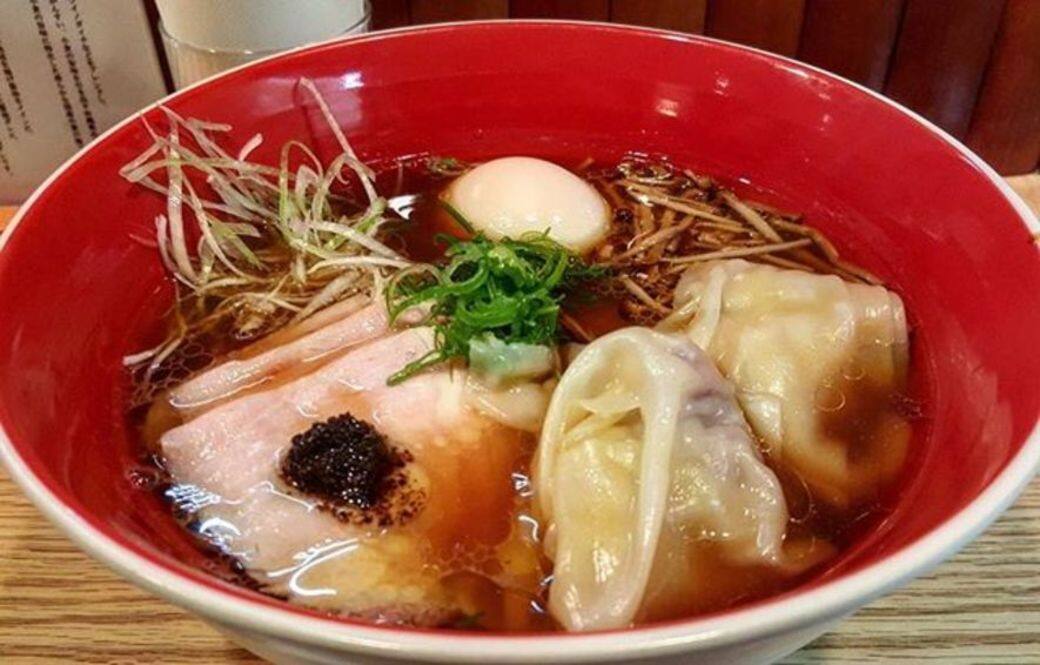 正是香港銅鑼灣登龍街有分店的拉麵店,雖說現在在香港都吃到,但一場 正是香港銅鑼灣登龍街有分店的拉麵店,雖說現在在香港都吃到,但一場
