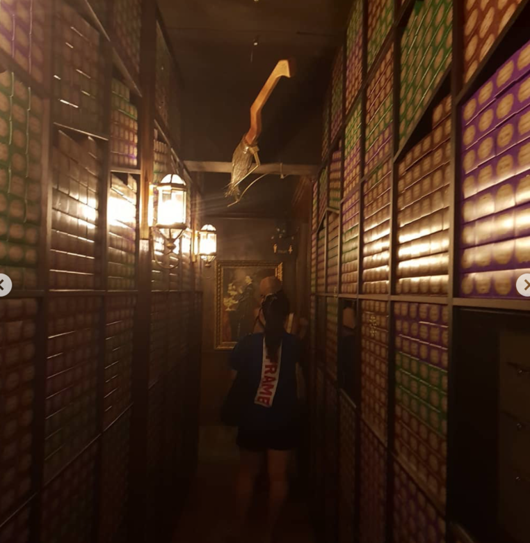 狹小的走廊,配上閃爍的燈光,感受「斜角巷」的神秘感。Photo: Instagram@eun5467 狹小的走廊,配上閃爍的燈光,感受「斜角巷」的神秘感。Photo: Instagram@eun5467