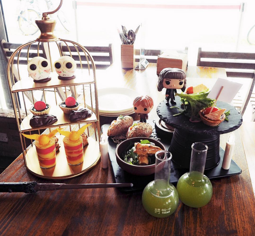 餐廳更有以《哈利波特》為主題的high tea set,適合迷們去打卡。Photo: Instagram@bluntandfussyeater 餐廳更有以《哈利波特》為主題的high tea set,適合迷們去打卡。Photo: Instagram@bluntandfussyeater