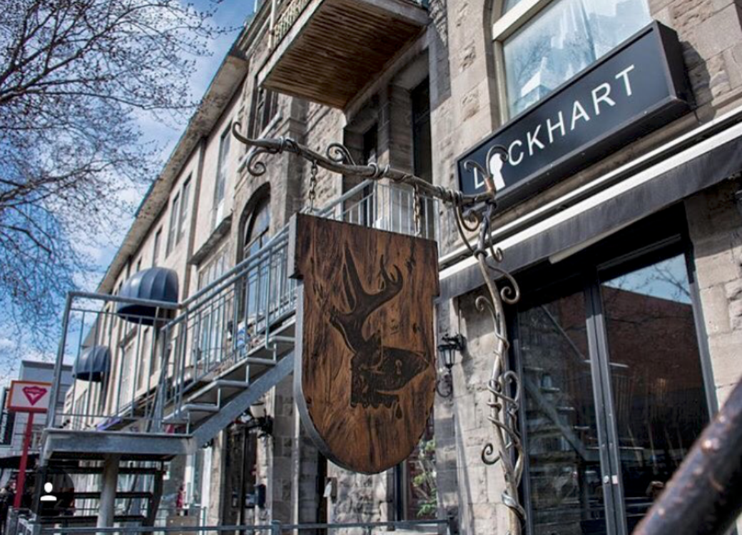 The Lockhart Bar (多倫多)在多倫多的The Lockhart Bar,是最早期設計成《哈利波特》主題的咖啡 The Lockhart Bar (多倫多)在多倫多的The Lockhart Bar,是最早期設計成《哈利波特》主題的咖啡
