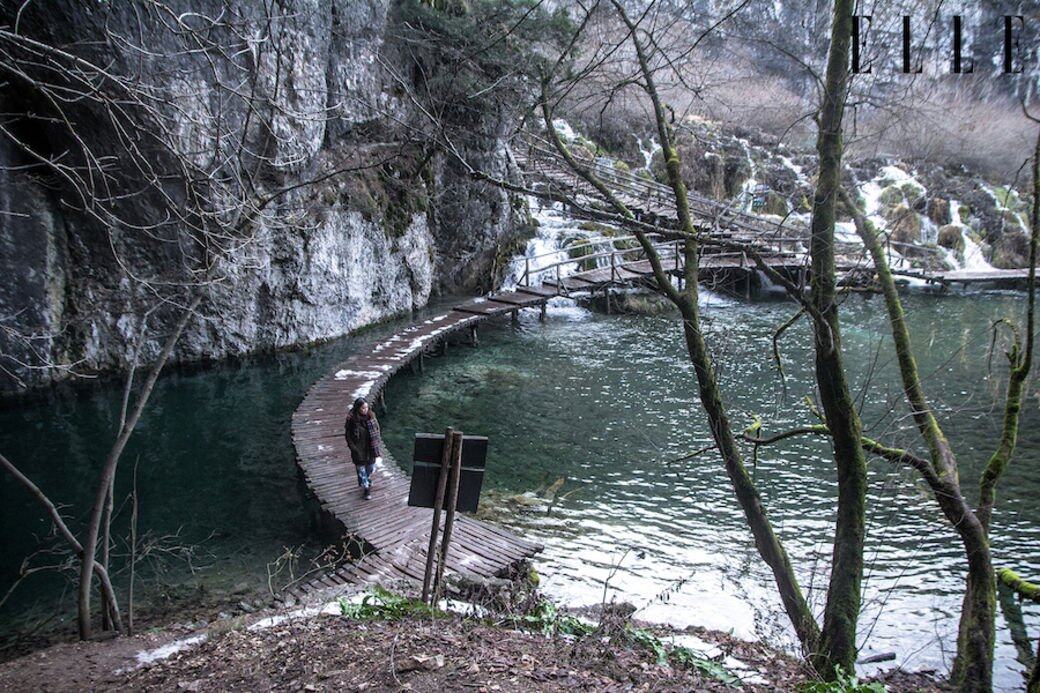 十六湖國家公園內有太多photo spots,甚至設有樓梯讓你在山腰拍照。十六湖公 十六湖國家公園內有太多photo spots,甚至設有樓梯讓你在山腰拍照。十六湖公