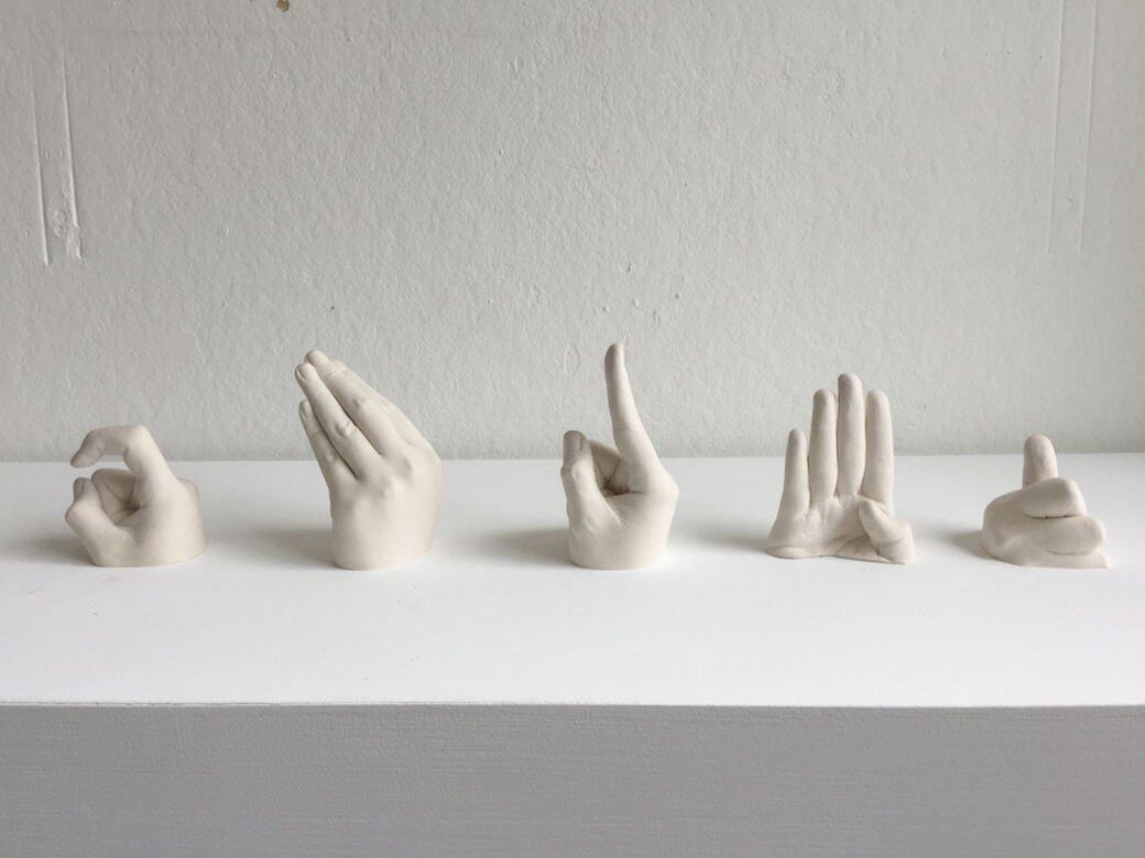 陶藝家Ying Wong (黃影嫦) 將會透過作品展 《Thinking through Making》展示她與陶泥之間,不經計算 陶藝家Ying Wong (黃影嫦) 將會透過作品展 《Thinking through Making》展示她與陶泥之間,不經計算