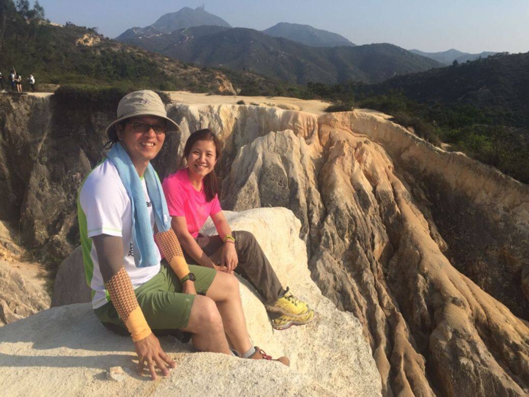 自此,因兩人都喜歡行山,成為共同話題,越傾越有好感 自此,因兩人都喜歡行山,成為共同話題,越傾越有好感
