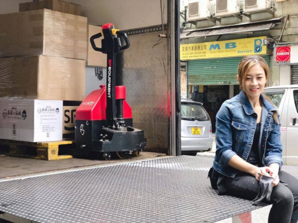 ELLE:作為女搬運工,覺得自己哪方面比男生更優勝 ? ELLE:作為女搬運工,覺得自己哪方面比男生更優勝 ?