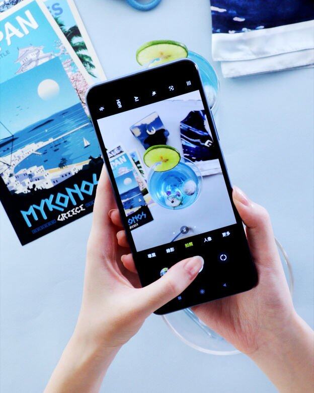 與你最合襯的Xiaomi 11 Lite 5G NE糖果藍手機，擁有超薄的機身（不足7毫米），重