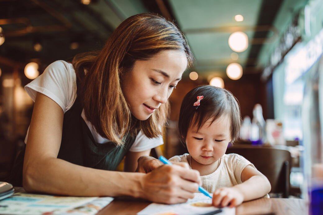 優雅的媽媽A身形苗條,說話的腔調稍微偏高,語氣極度溫和,節奏緩慢,聽 優雅的媽媽A身形苗條,說話的腔調稍微偏高,語氣極度溫和,節奏緩慢,聽