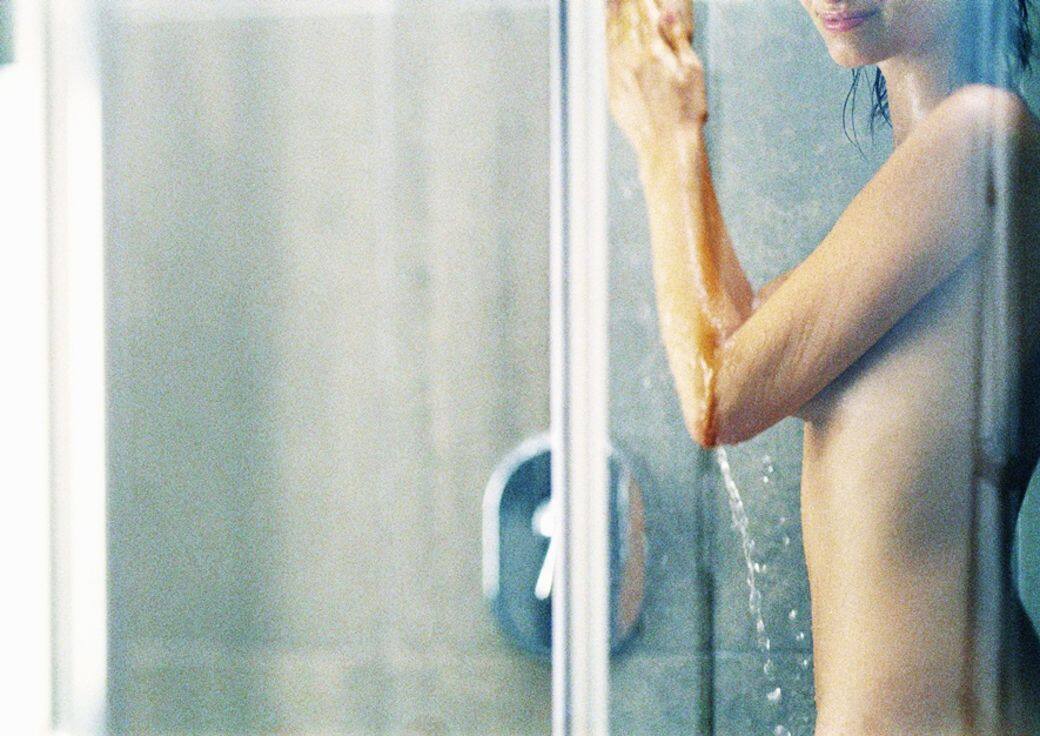 6.    善用洗澡的時間洗澡時直接用花灑頭沖洗並以水力按摩陰部和大腿