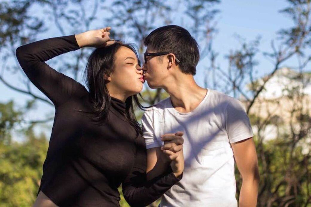 「我養了一頭豬!」 阿堯帶著玩笑口吻地說,Samantha和台灣人阿堯在社交應用程式 「我養了一頭豬!」 阿堯帶著玩笑口吻地說,Samantha和台灣人阿堯在社交應用程式