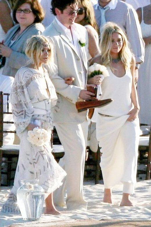 Mary-Kate Olsen, Ashley Olsen Mary-Kate Olsen, Ashley Olsen