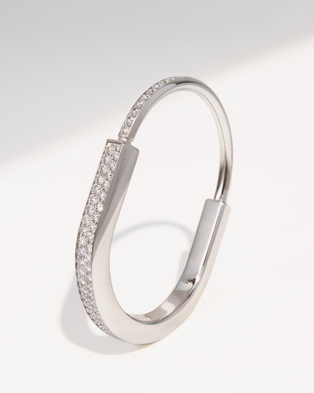 緊扣摯愛 給另一半別具意義的禮物！｜Tiffany & Co. Tiffany Lock 情侶戒指、項鏈、手鐲推薦！