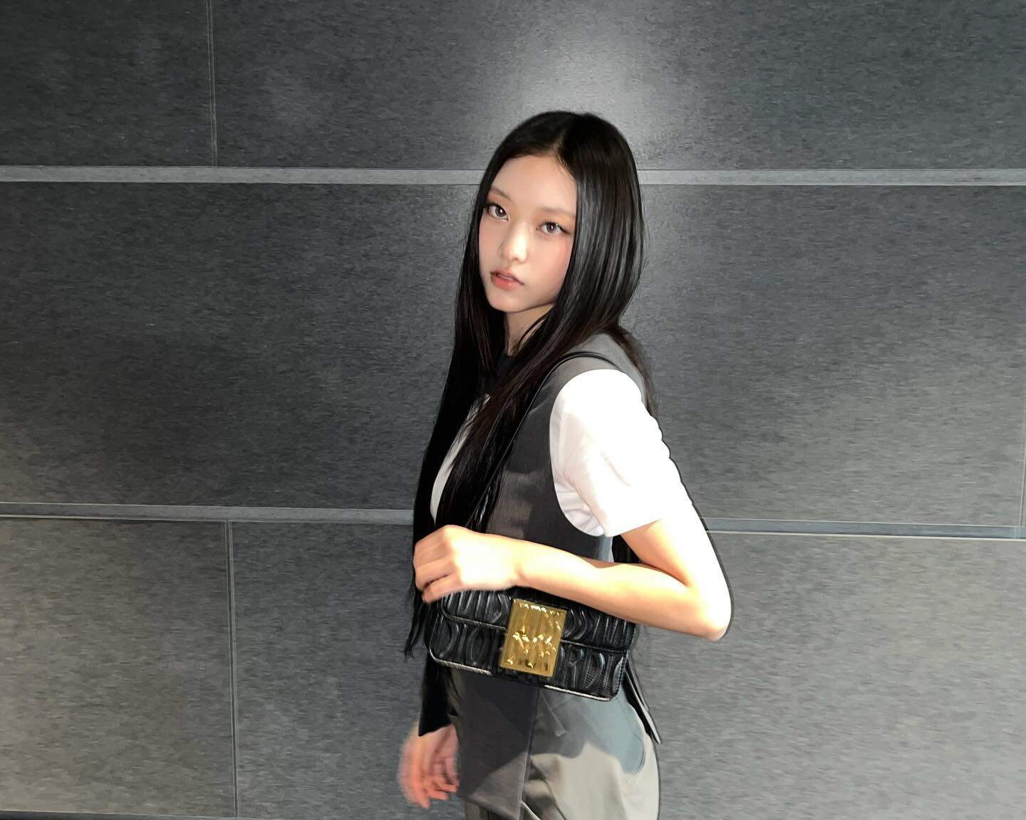 經典標誌引發「Miss Dior」狂熱！時尚名人明星都這樣穿！
