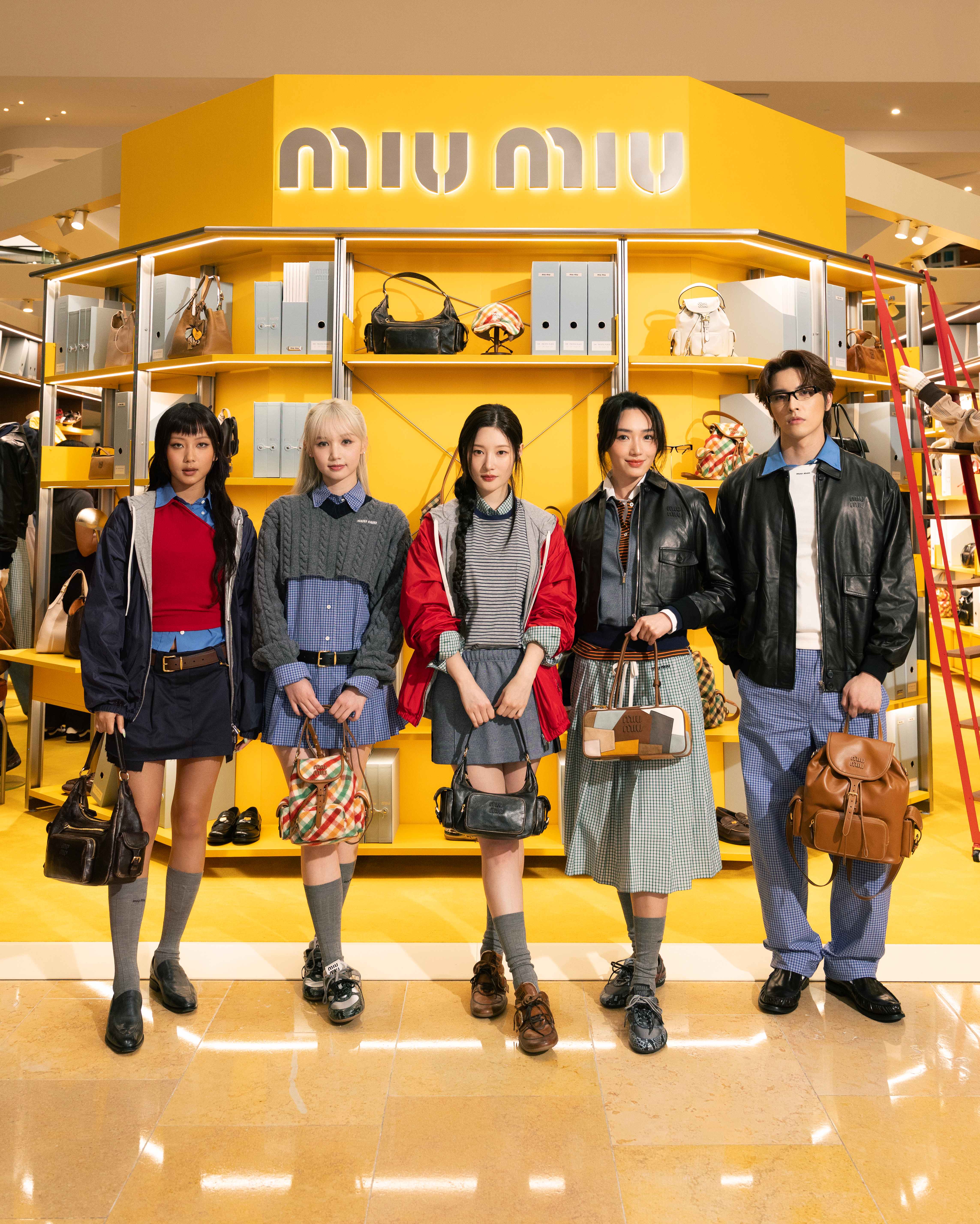 跟韓國演員鄭彩娟逛Miu Miu全新金鐘太古廣場專門店！Atheneum期間限定店必看推薦