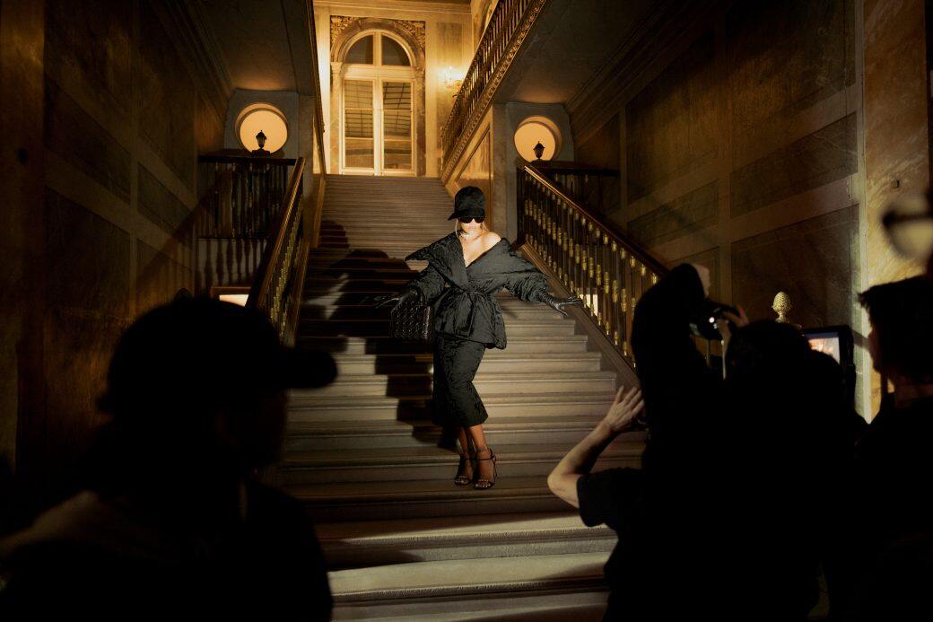 Rihanna 與Dior J'adore的完美相遇! A GOLDEN DREAM Rihanna 與Dior J'adore的完美相遇! A GOLDEN DREAM