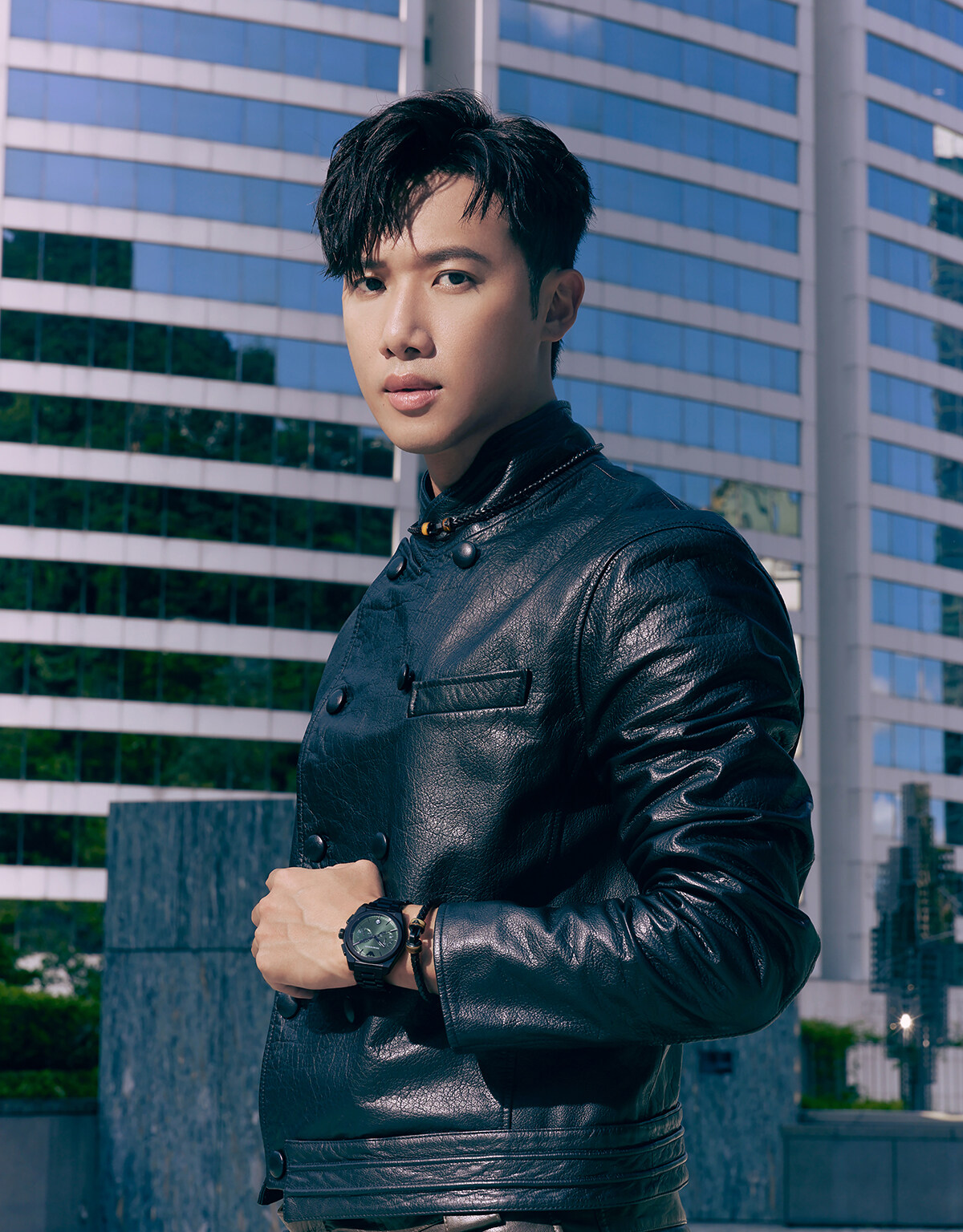 日與夜的時尚自信魅力！Stanley演繹Emporio Armani 2023秋冬腕錶及首飾新作
