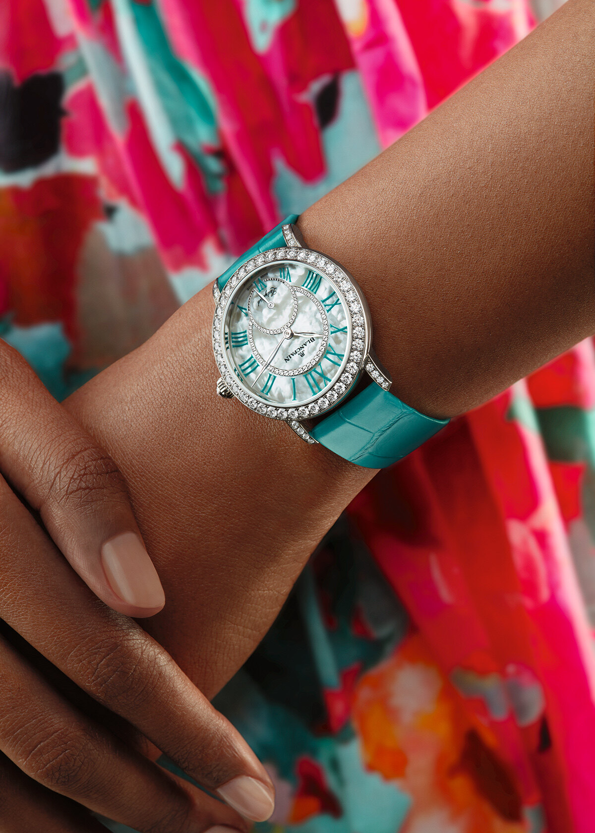 新推出的Ladybird Colors腕錶備有小秒針及月相兩種款式。
