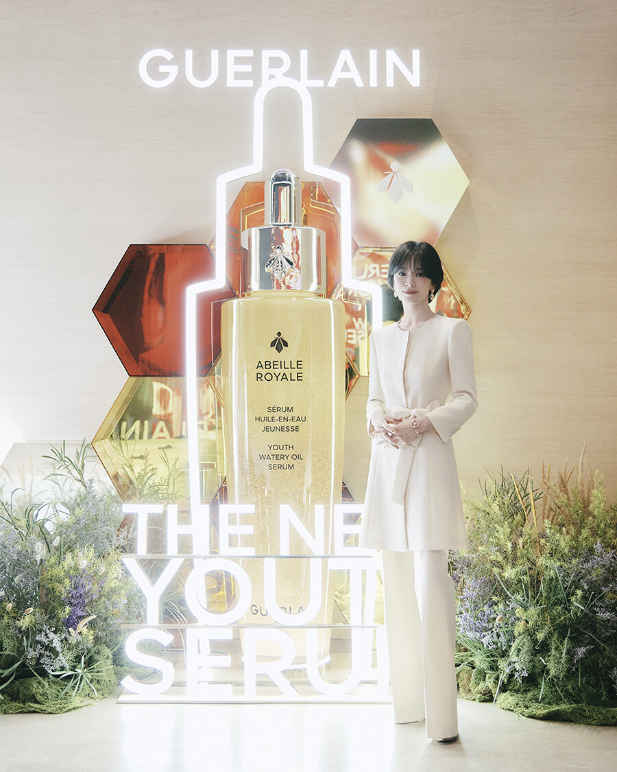 蜂蜜煉金術！Guerlain推出全新殿級蜂皇復原蜜精華