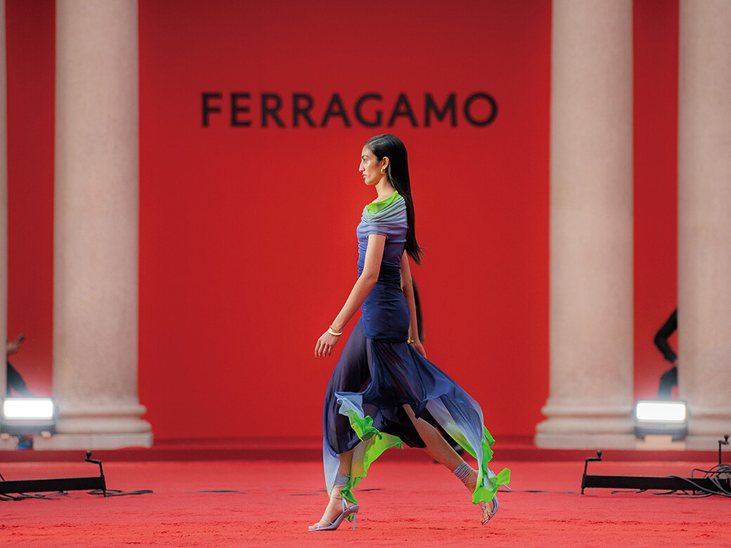 致敬荷李活時尚魅力!解構Ferragamo新任創作總監Maximilian Davis首場時裝騷 致敬荷李活時尚魅力!解構Ferragamo新任創作總監Maximilian Davis首場時裝騷