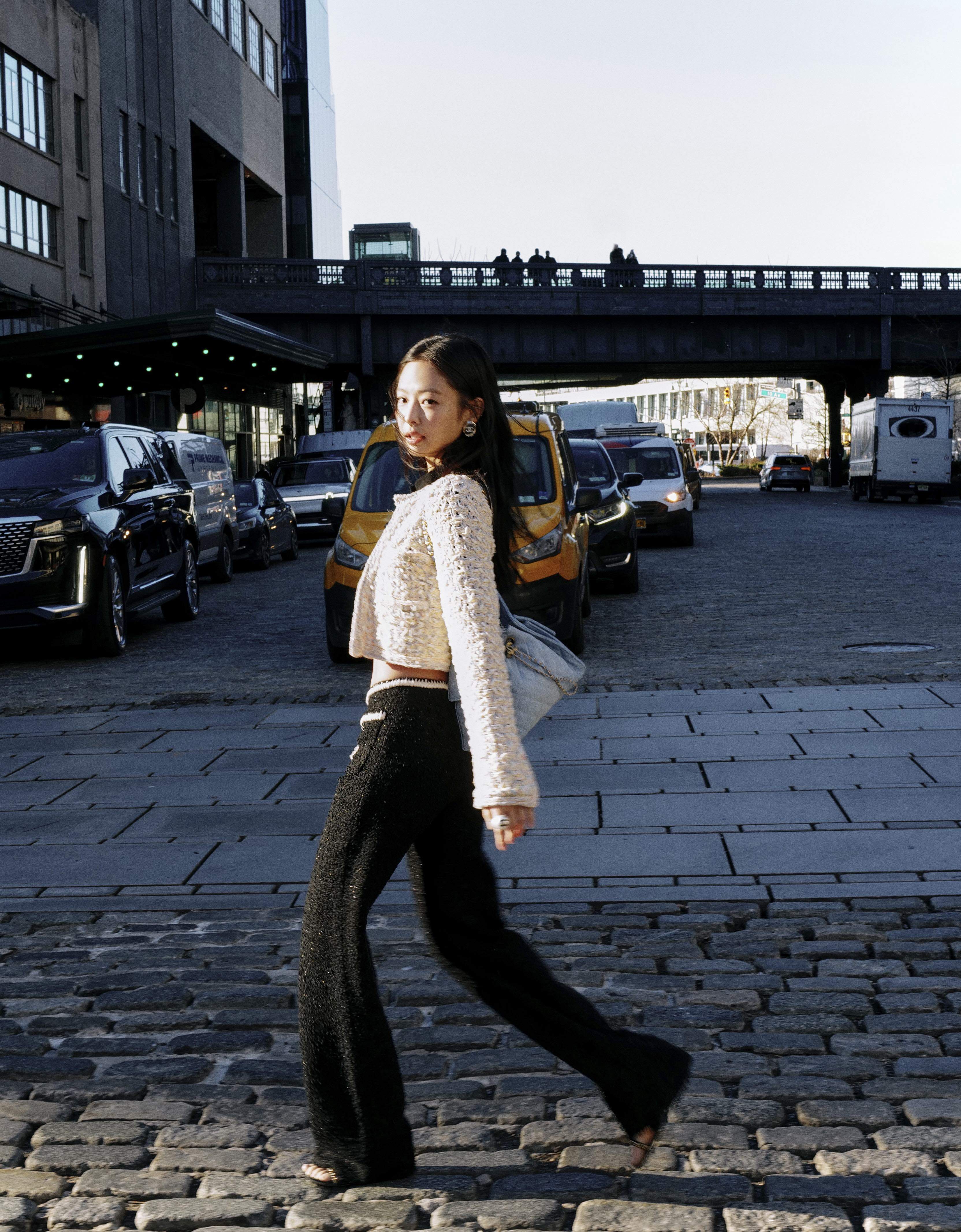 最新Chanel IT bag出爐！Jennie和Dua Lipa齊成Chanel 25手袋廣告主角！