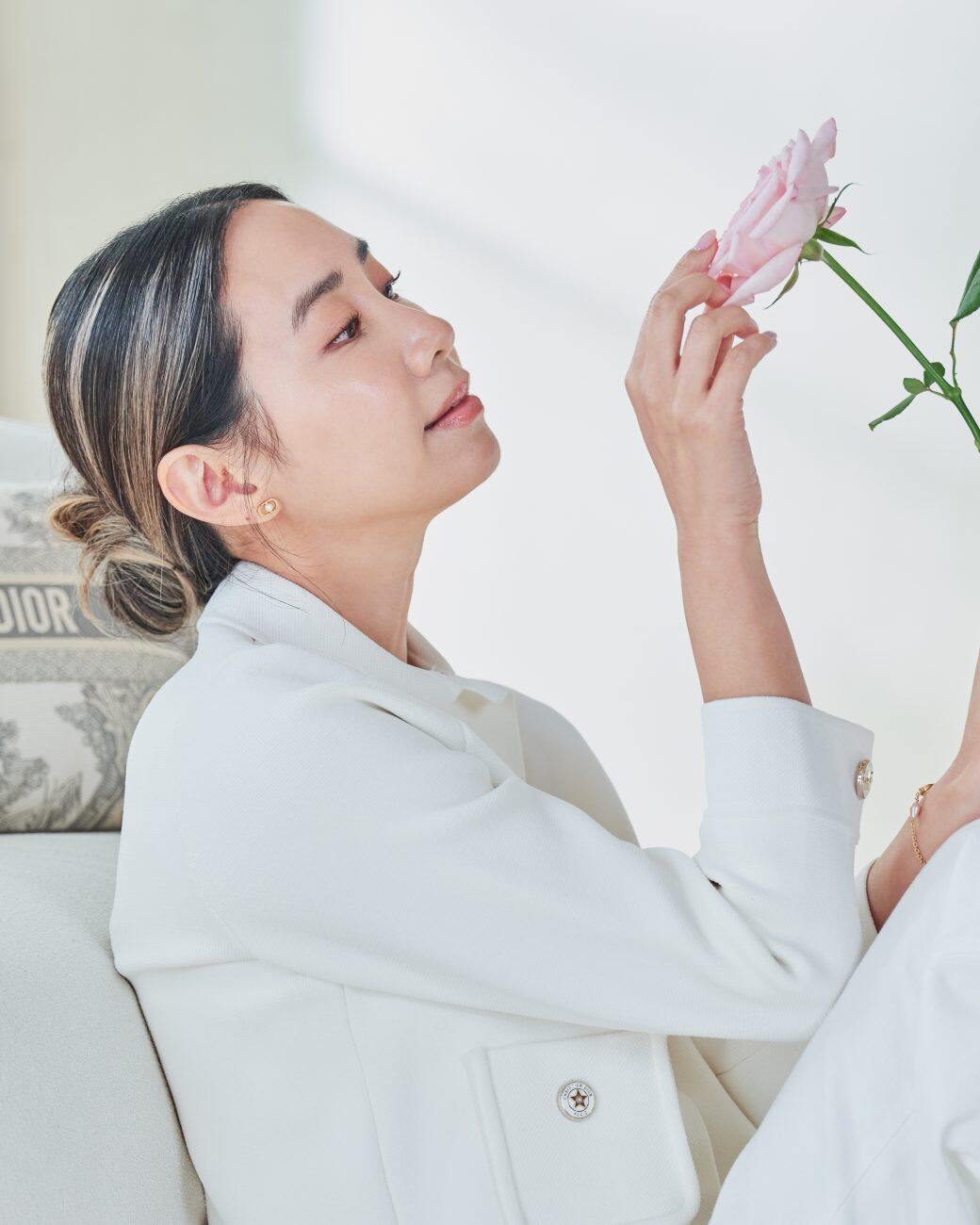肌膚的「營養補充品」！ DIOR 玫瑰花蜜活養再生精華油給肌膚最好的養分