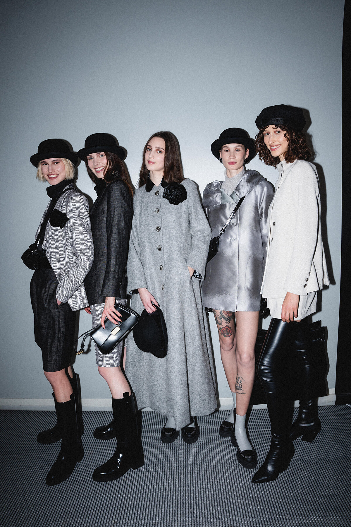 源自戲劇的時尚意趣!Emporio Armani 2023/24秋冬女裝系列 源自戲劇的時尚意趣!Emporio Armani 2023/24秋冬女裝系列
