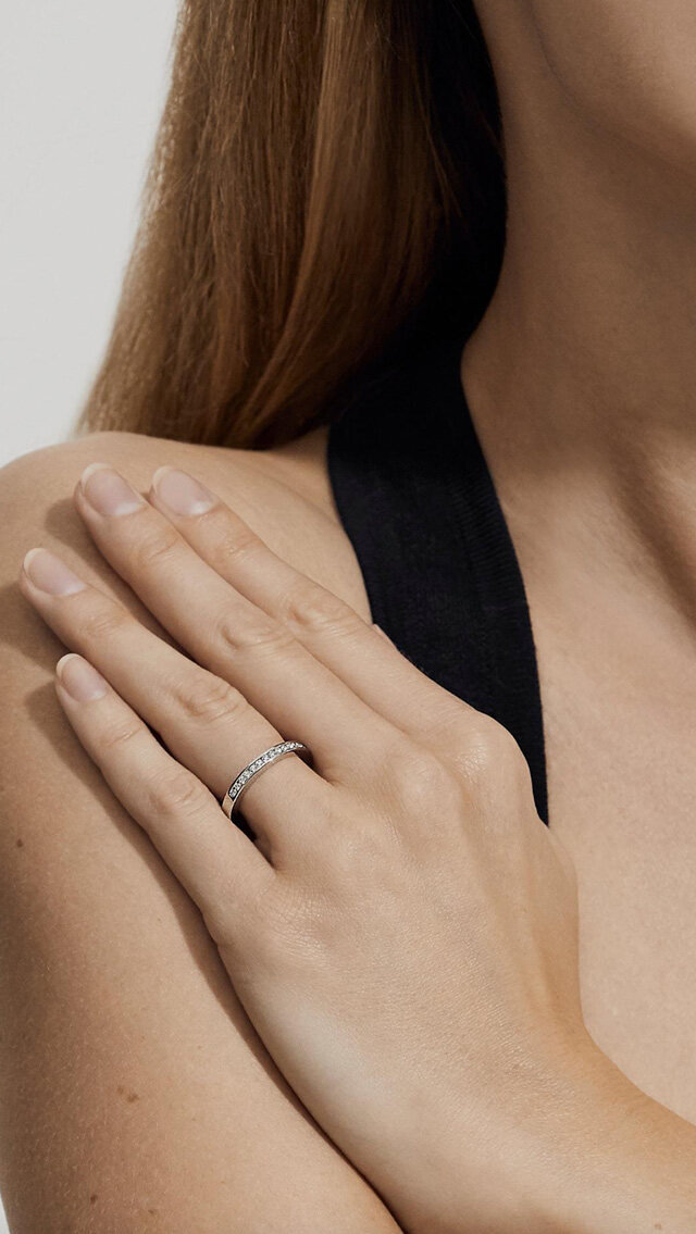 鑽石線戒戴法參考：Tiffany & Co.、Cartier等精細優雅的線戒推薦