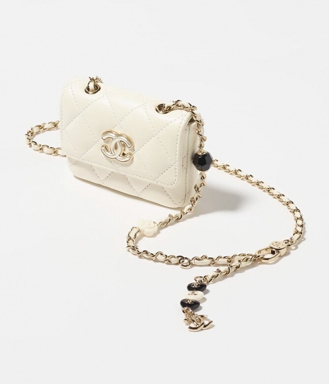 Chanel白色腰包 $22,600