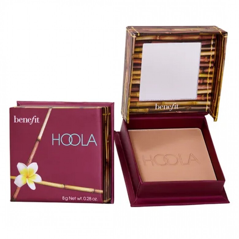 修容產品：Hoola古銅胭脂蜜粉 (HK$270 Benefit Cosmetics)