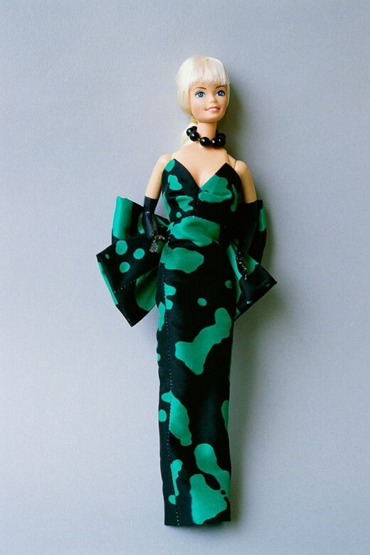 《﻿Barbie》芭比電影幕後冷知識揭密！Margot Robbie泳衣藏玄機、致敬90年代Chanel