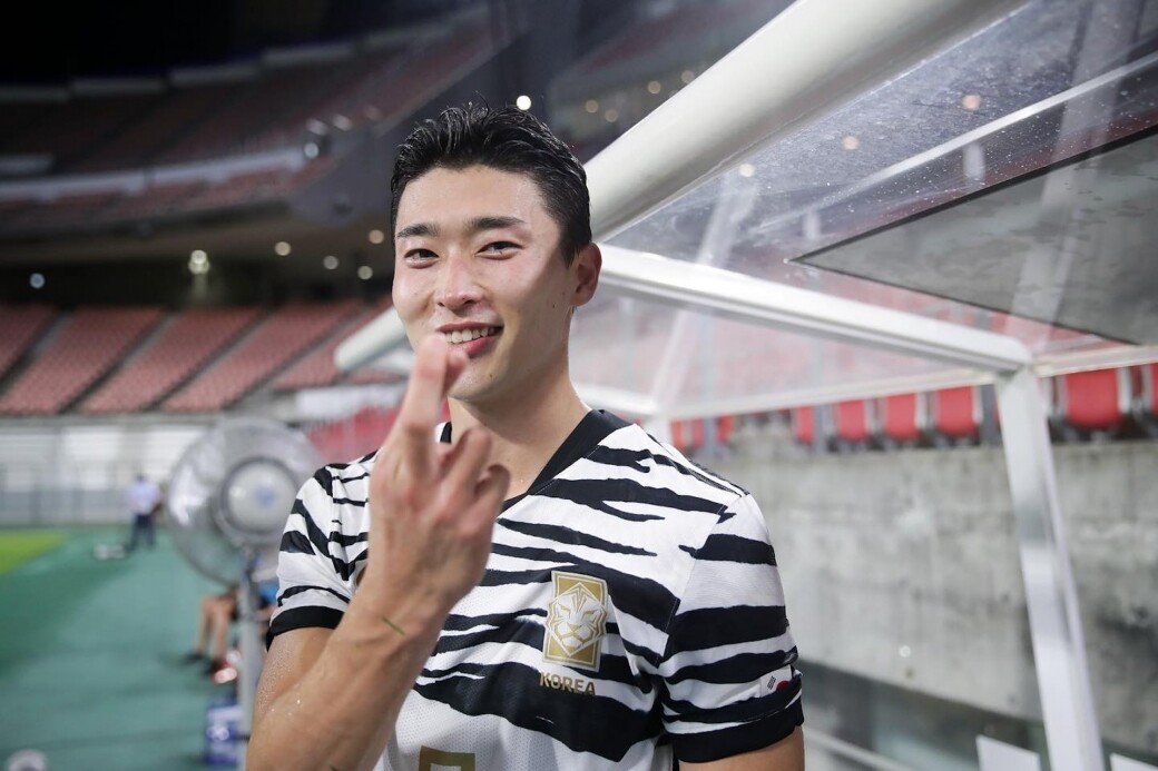 【世界盃2022】下場16分鐘粉絲暴增18倍！一夜成名的南韓隊9號男神是何方神聖？