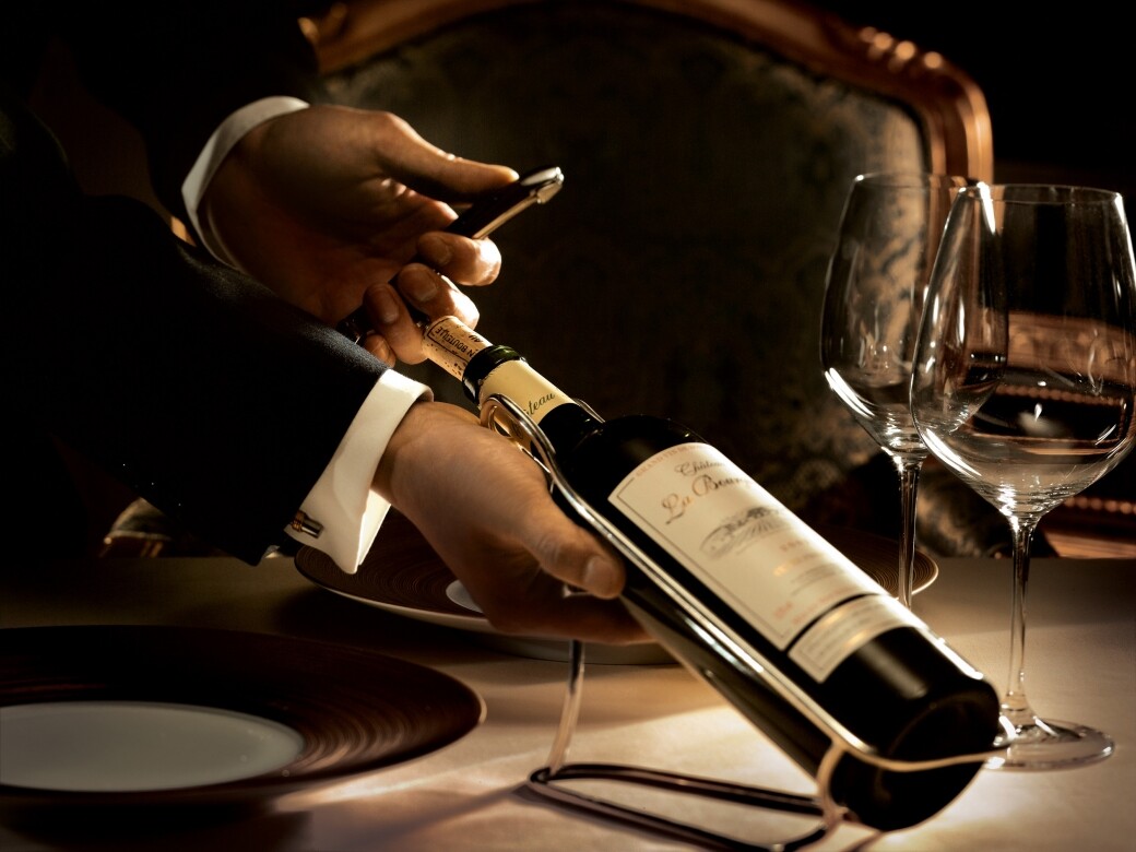 擁有世界級名酒典藏的珀翠餐廳亦會為午宴及晚宴提供美酒配對