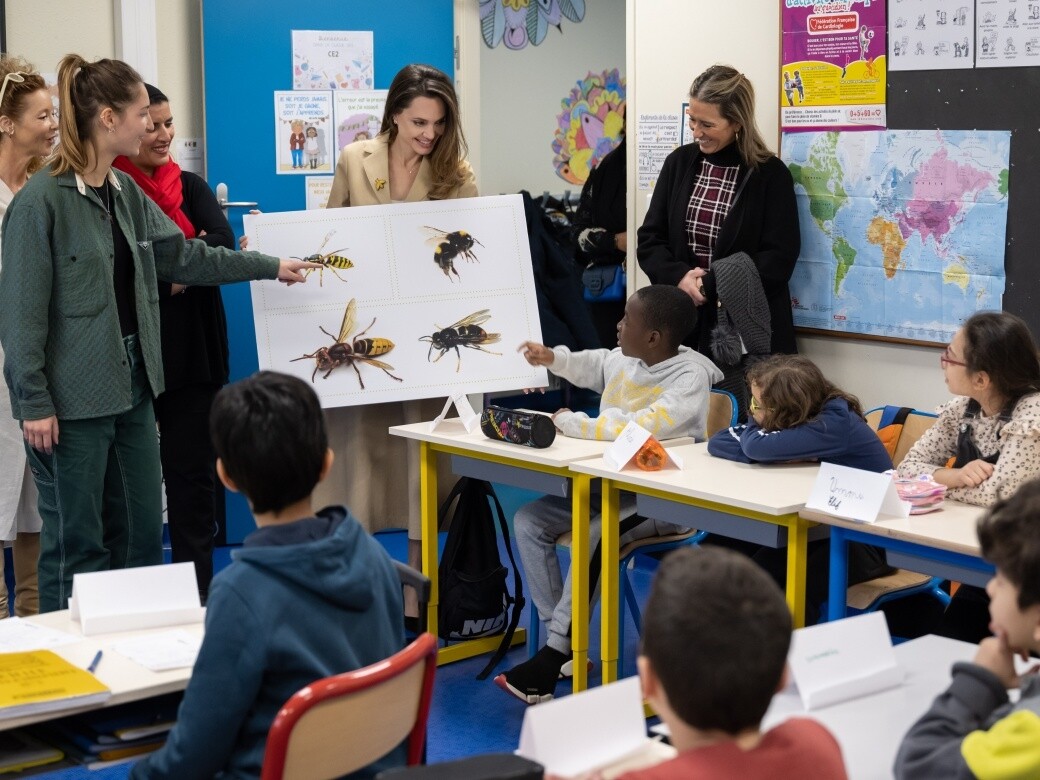 Angelina Jolie 到訪Guerlain蜜蜂學校! 致力推廣蜜蜂保育和守護生物多樣性