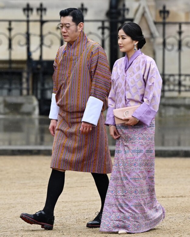 以BVLGARI搭配傳統服飾、Christian Louboutin的靈感繆斯... 「最美王后」不丹王后吉增佩瑪時尚感引發熱議！