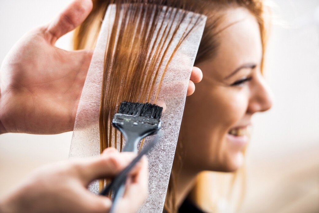 漂髮是一種用高鹼性物質藥劑令頭髮褪色的過程，不多不少會出現一些