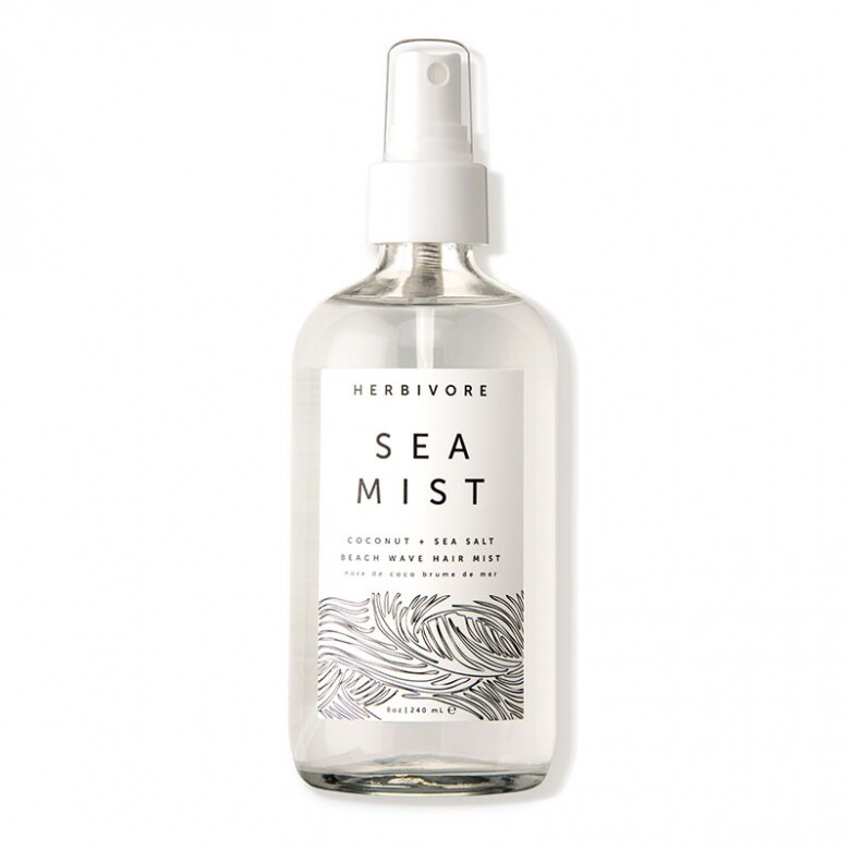 蘊含與太平洋鹽水相同鹽份的成分，為頭髮增添一份自然的海灘氣息及