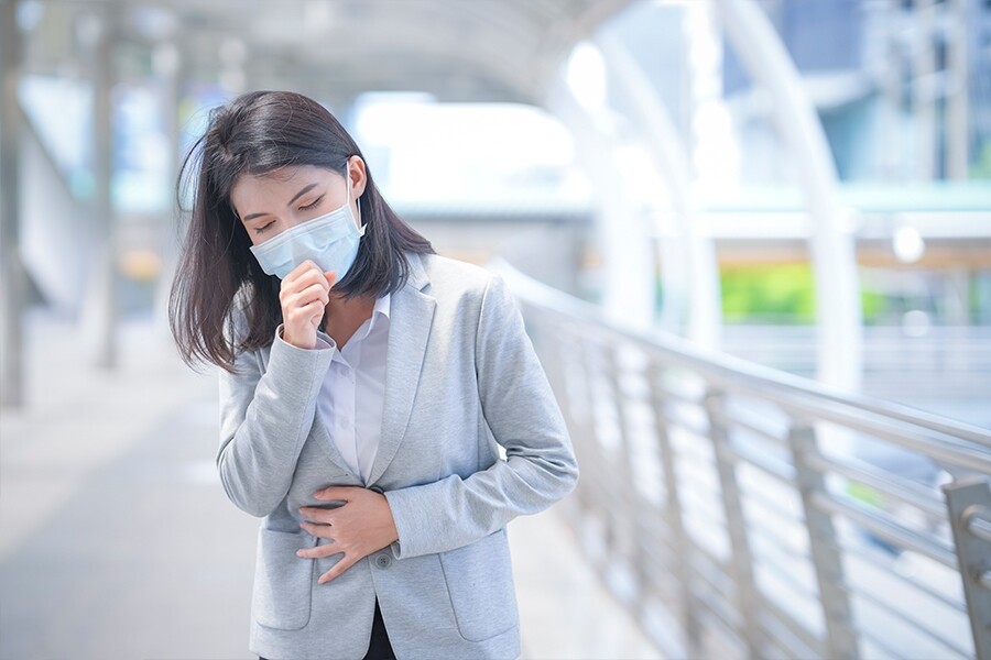 咳嗽可以分為兩種：外感咳嗽及內傷咳嗽。若是外感咳嗽的話，注意不能進