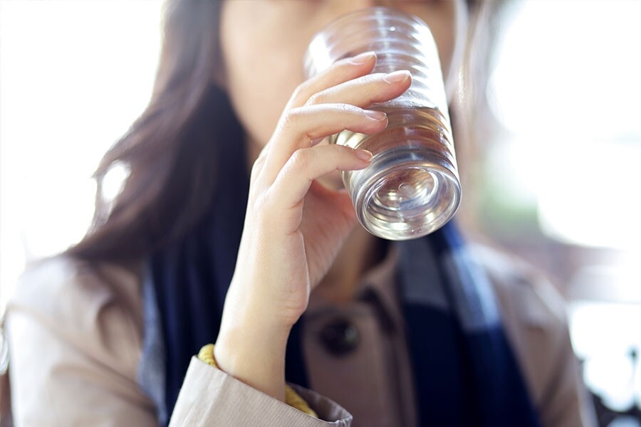 在於月經時解決水腫問題，令一個直接的方法就是多喝水去水腫。當身體