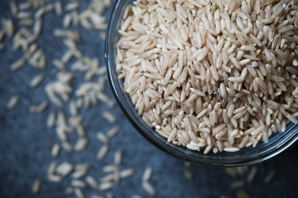 很多人煮白飯時也會加入少許糙米，因為糙米的營養價值遠高於白米，包
