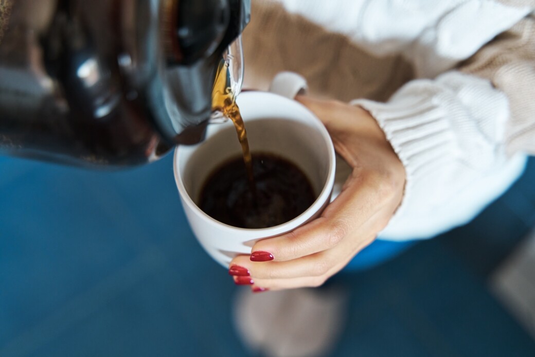 加上亦要避免同時飲用咖啡或茶，因為它們含有單寧酸，會抑制鐵質吸收。