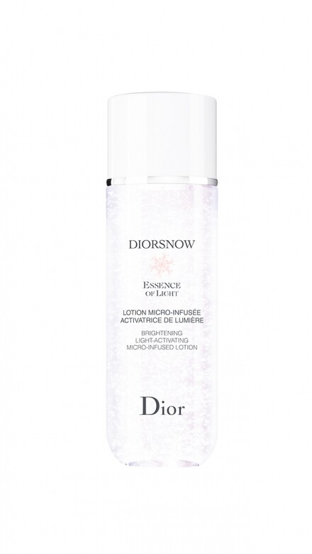 Diorsnow Essence of Light Brightening Light-Actiating Micro-Infused Lotion 雪凝亮白光肌精華化妝水（$500／Dior）結合雪絨花的驚