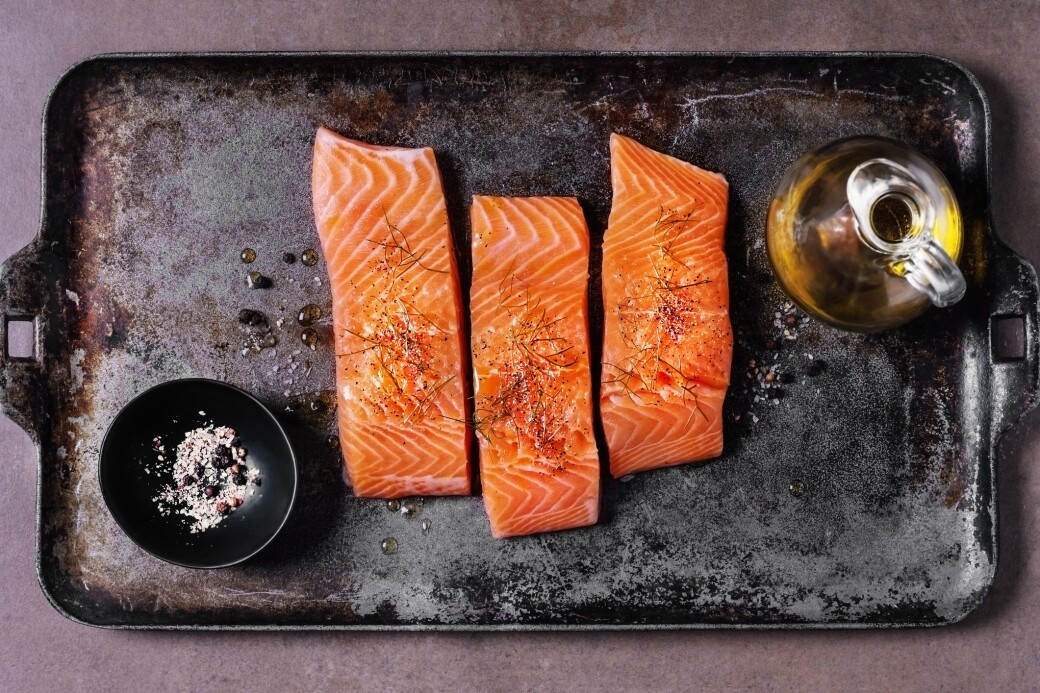 運動後攝取高蛋白質食物如三文魚，當中的不飽和脂肪Omega-3能幫助修復