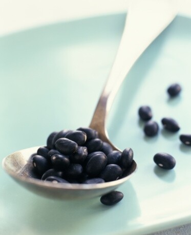 不過要留意由於黑豆較難消化，消化功能不佳的人要避免食用。