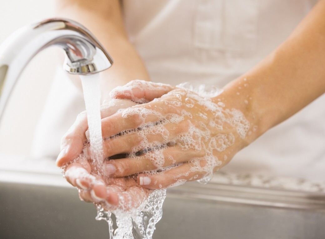 日常生活中最重要是預防主婦手出現，平日要避免沾濕雙手，如果要接觸