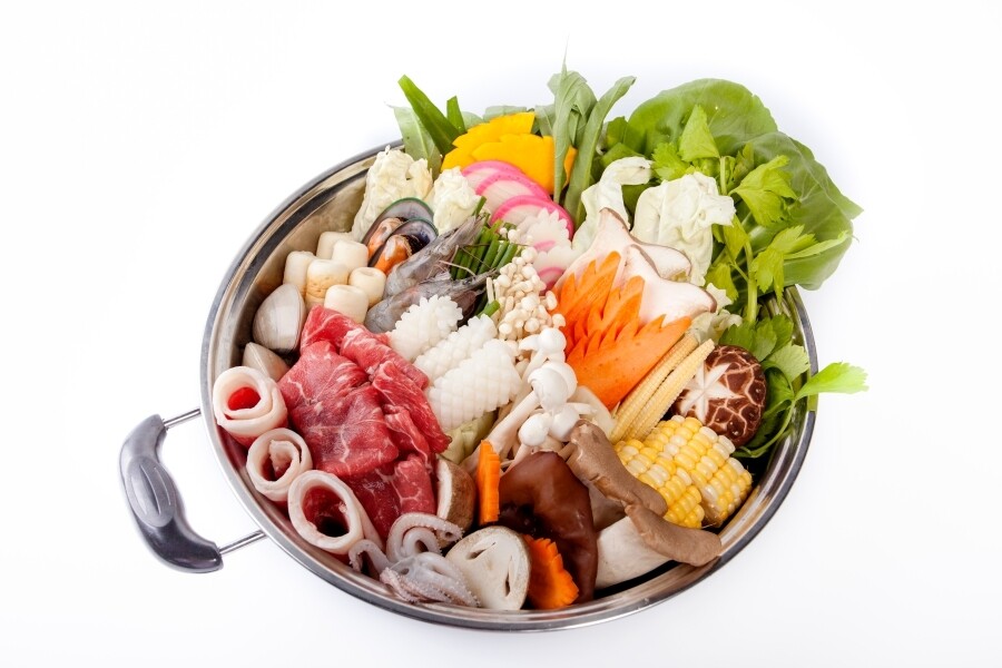 火鍋食物蔬菜類眾所周知，菜、菇菌、豆類都是低脂低卡又高纖的健康之選